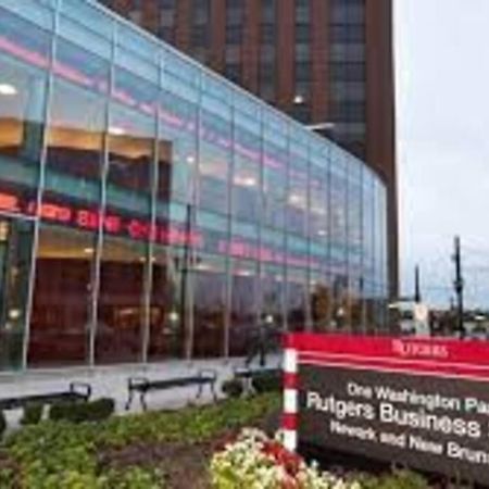 Beautiful 2Br Apt/Ewr Airport/King /Free Parking Newark Eksteriør bilde