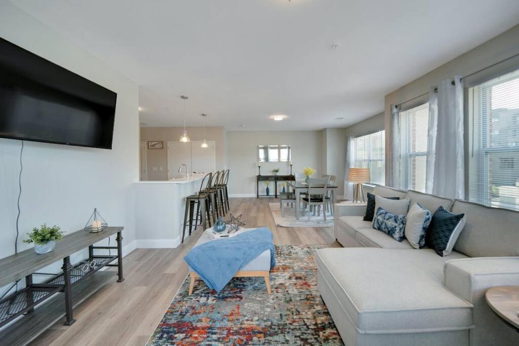 Beautiful 2Br Apt/Ewr Airport/King /Free Parking Newark Eksteriør bilde