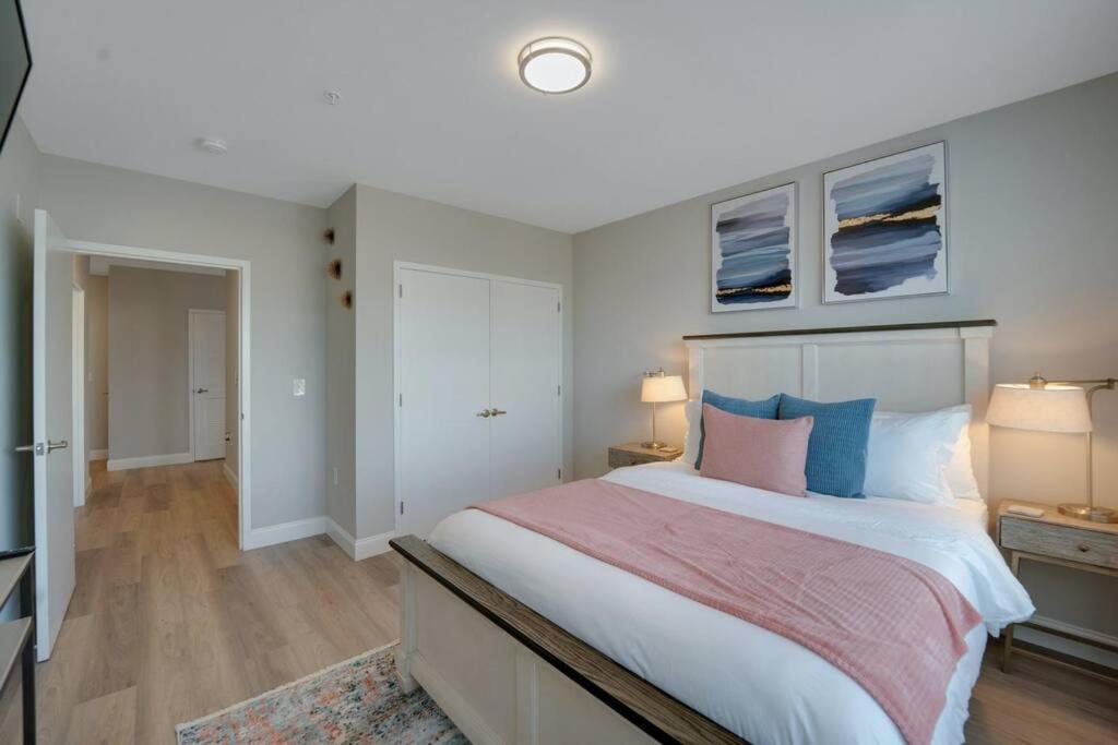 Beautiful 2Br Apt/Ewr Airport/King /Free Parking Newark Eksteriør bilde