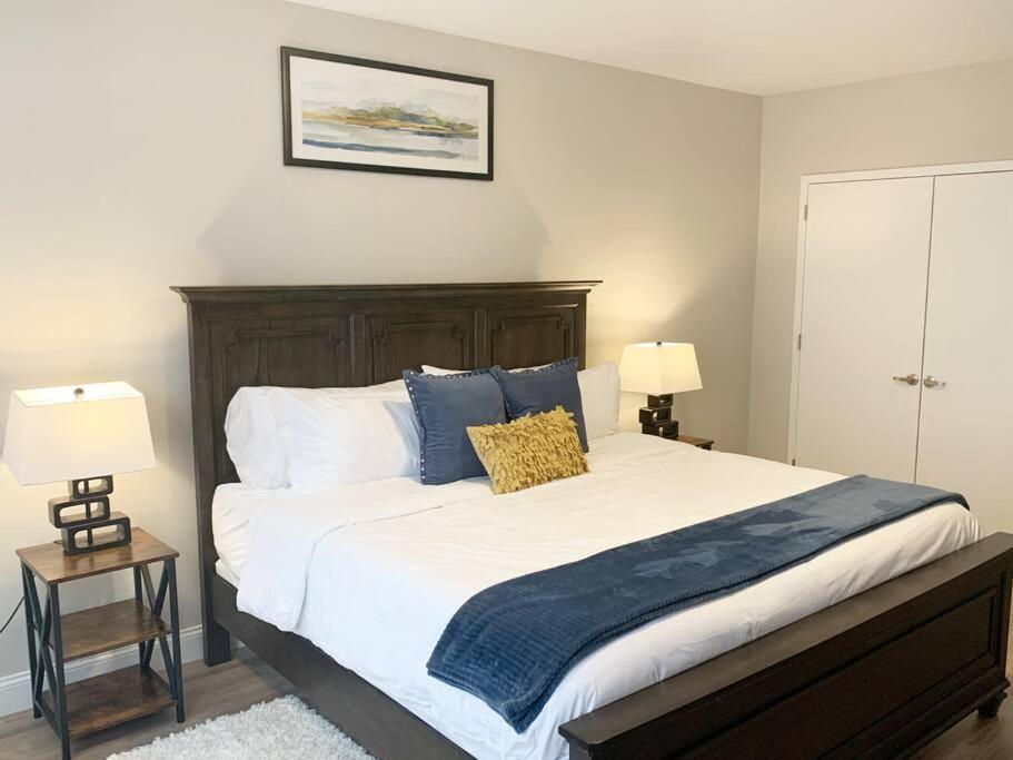 Beautiful 2Br Apt/Ewr Airport/King /Free Parking Newark Eksteriør bilde